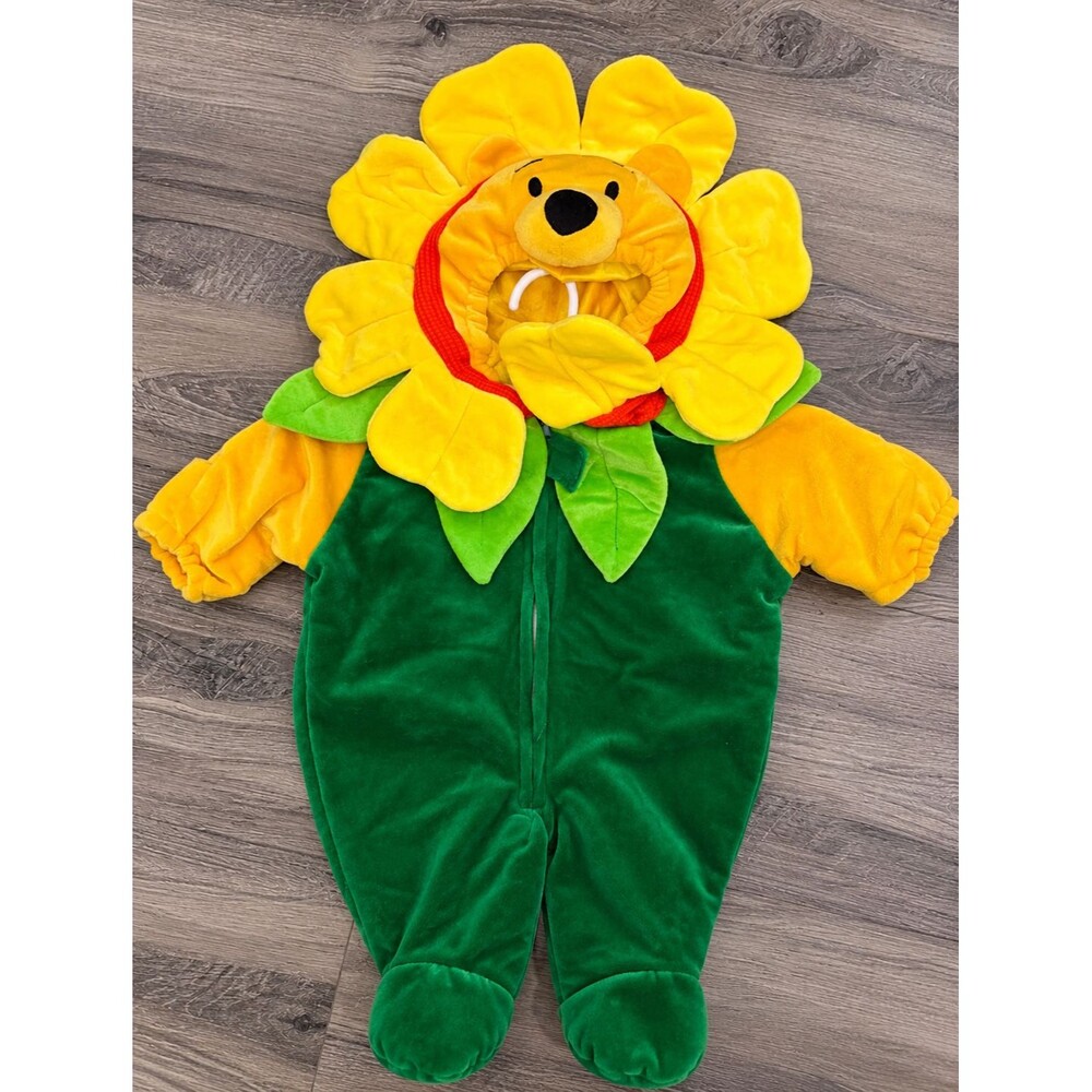Vintag Disney Store Winnie the Pooh Flower baby Costume Size 0-3M plush